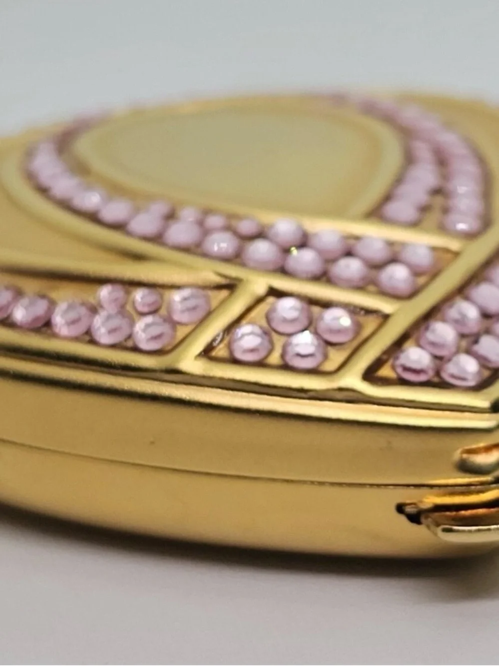Estée Lauder lucidity pink crystal ribbon gold heart full pressed powder compact